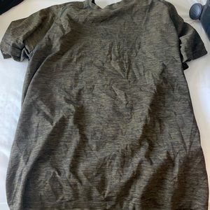 Men’s lululemon shirt